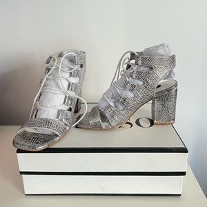 Senso Rhiannon silver lace up heels Size 7